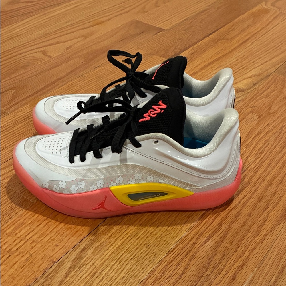 Jordan Zion 4 yellow and pink size 6 youth.